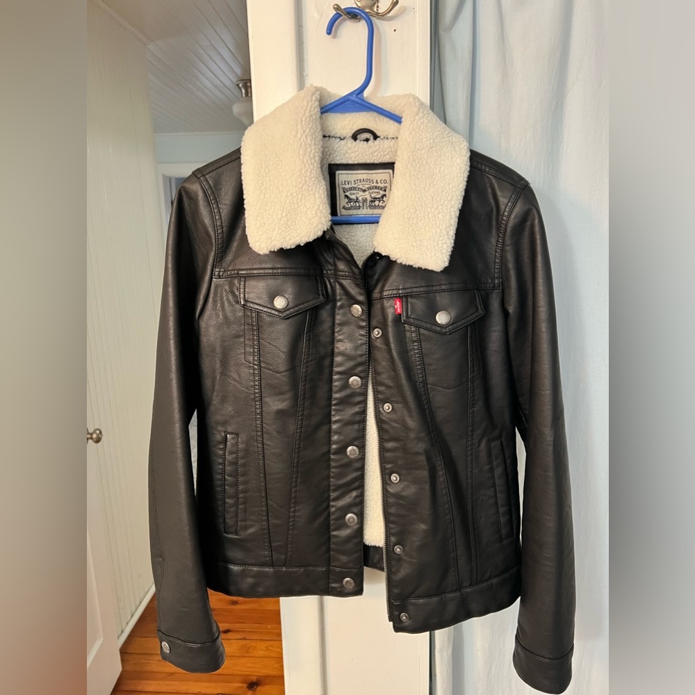 Authentic Levi Women’s Leather Jacket